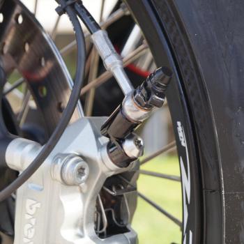 Preview: 3 cm Verlängerung schräg für Bremsleitungen an Motorrädern für Handbremsyzlinder und Bremszangen