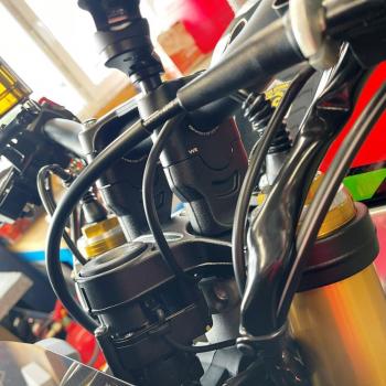Preview: Handlebar risers 25 mm suitable for Aprilia 900 Dorsoduro 2017-2020 black anodized