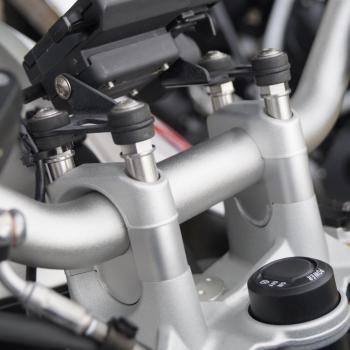Preview: Lenkererhöhung 25 mm passend für BMW R 1250 R LC 19- mit Torx Schrauben (nicht passend für BMW navigation system