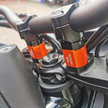 Preview: Handlebar risers 25 mm suitable for KTM 690 SMC, SMC R, Enduro and Enduro R 2008-2016 orange anodized