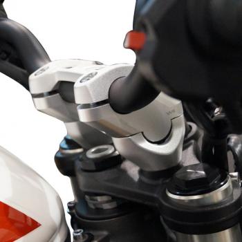 Preview: Handlebar risers 30 mm with offset 20 mm suitable for Triumph Speed Triple 1050 RS silver anodized
