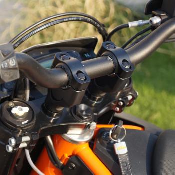Preview: Handlebar risers 30 mm with offset 21 mm suitable for KTM 1290 Super Adventure S 17- black anodized