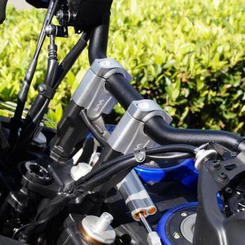 Preview: Lenkererhöhung 50 mm passend für Yamaha MT 125 (RE11 & RE29) 14-19 Silber Eloxiert