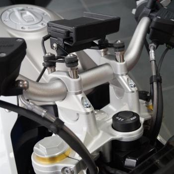 Preview: Lenkererhöhung mit Versatz 30 mm hoch & 21 mm zurück für BMW R 1250 RS mit Rohrlenker