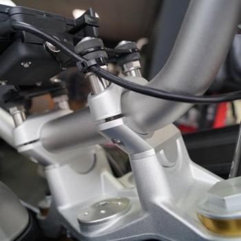 Preview: Lenkererhöhung mit Versatz 30 mm hoch & 21 mm zurück für BMW R 1250 RS mit Rohrlenker