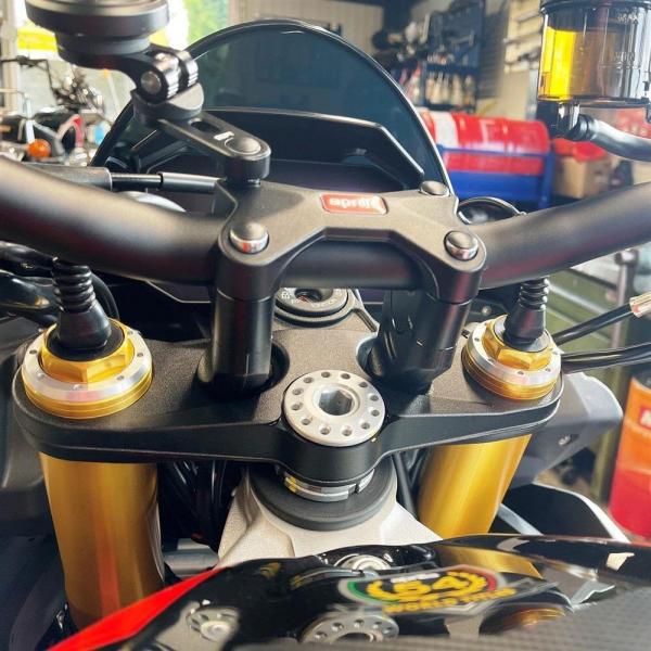Handlebar risers 25 mm suitable for Aprilia 900 Dorsoduro 2017-2020 black anodized
