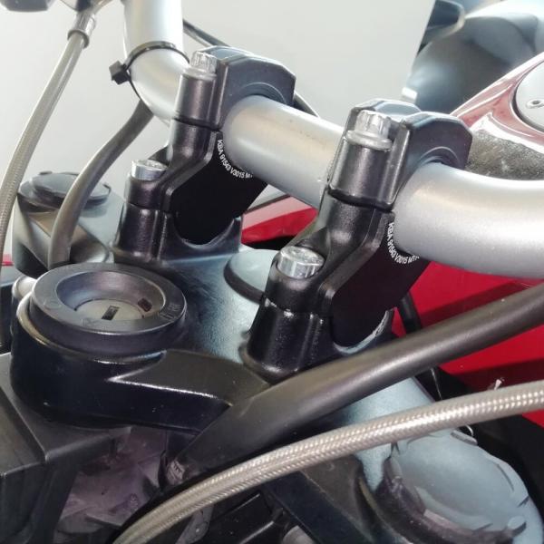 Lenkererhöhung 30 mm und Lenkerverlegung 15 mm für BMW R 1200 GS Adventure 2005-2008 - schwarz eloxiert